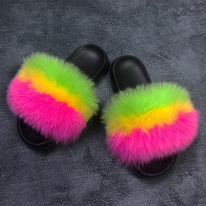 New Arrival Girl Luxury Fluffy Fur Slippers Ladies Indoor Warm Furry Fur Flip Flops Women Amazing Plush Fur Slides Wholesale Hot