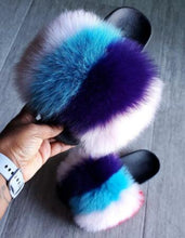 Load image into Gallery viewer, New Arrival Girl Luxury Fluffy Fur Slippers Ladies Indoor Warm Furry Fur Flip Flops Women Amazing Plush Fur Slides Wholesale Hot
