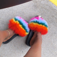 Load image into Gallery viewer, New Arrival Girl Luxury Fluffy Fur Slippers Ladies Indoor Warm Furry Fur Flip Flops Women Amazing Plush Fur Slides Wholesale Hot
