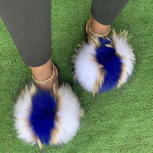 Load image into Gallery viewer, New Arrival Girl Luxury Fluffy Fur Slippers Ladies Indoor Warm Furry Fur Flip Flops Women Amazing Plush Fur Slides Wholesale Hot
